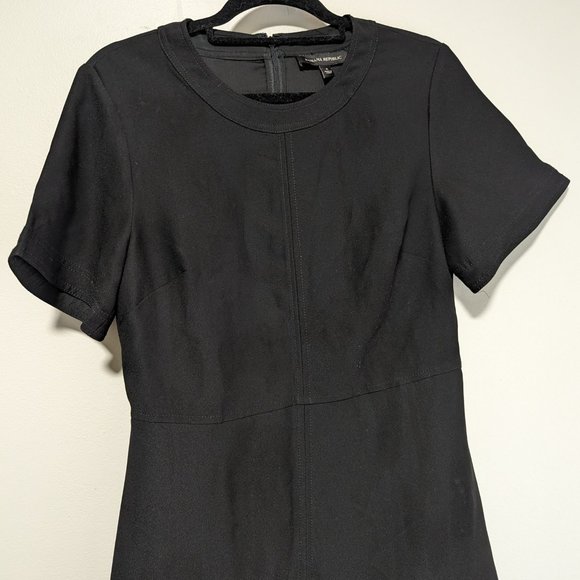 Banana Republic Fit-and-Flare Short Dress in Black - Picture 3 of 5